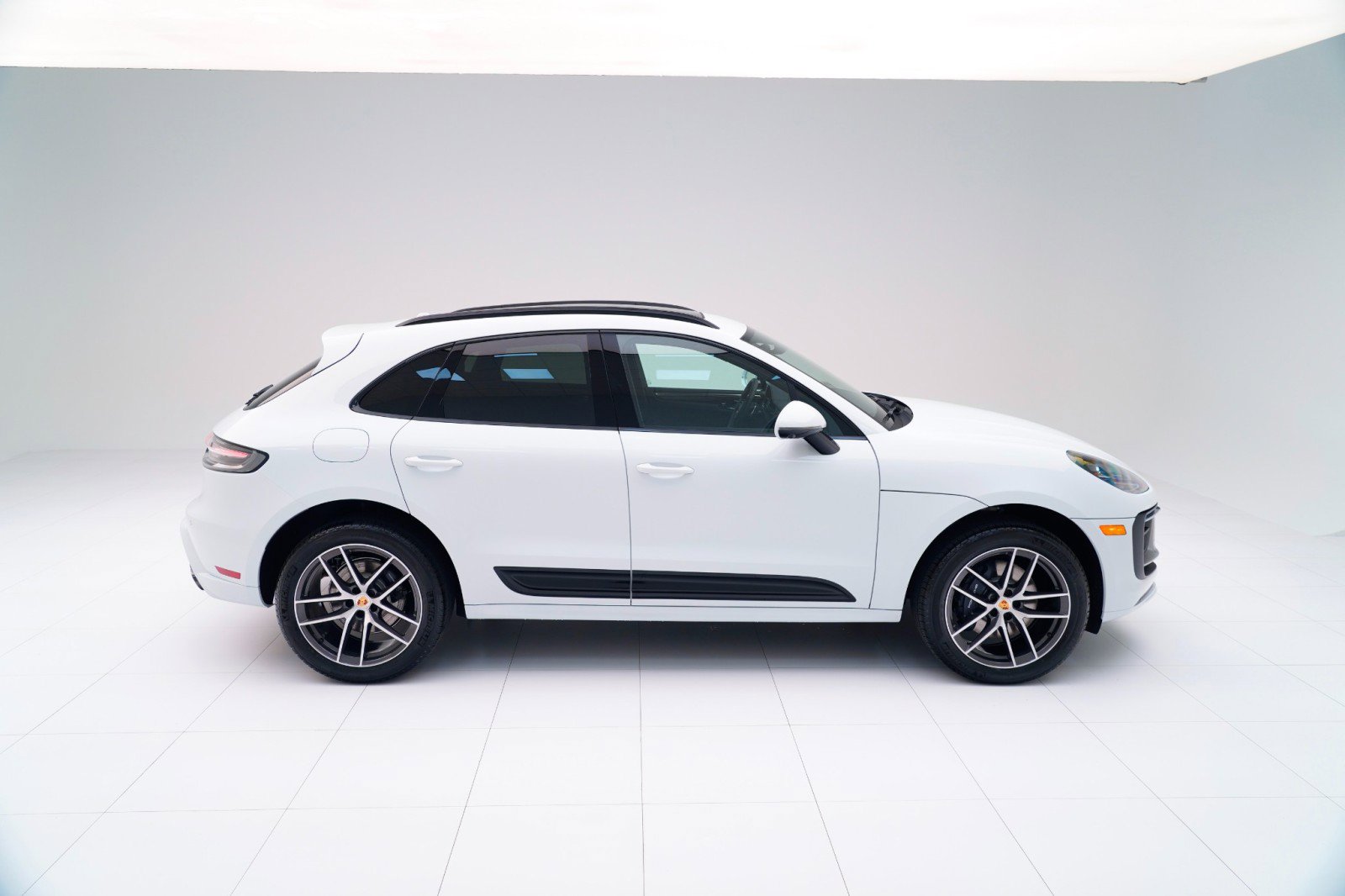 New 2026 Porsche Macan image 8