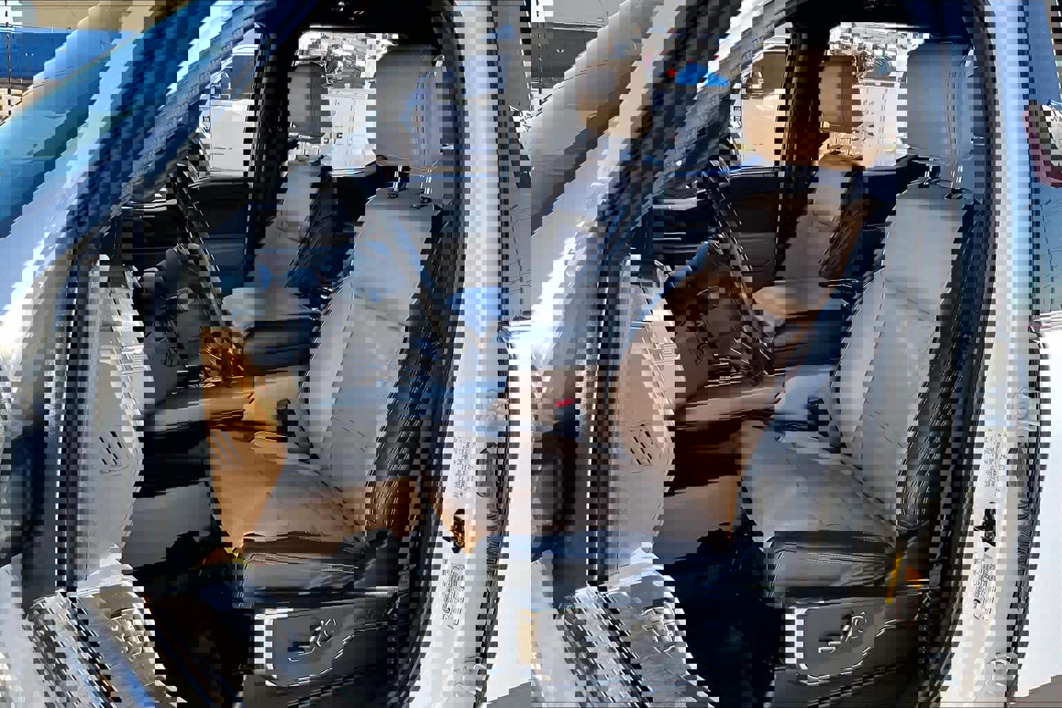 Used 2022 Ford F150 Lariat w/ Equipment Group 502A High image 8