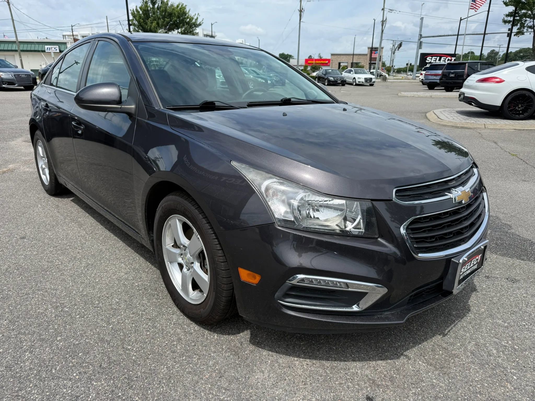 Used 2016 Chevrolet Cruze LT w/ Technology Package FWD image 5