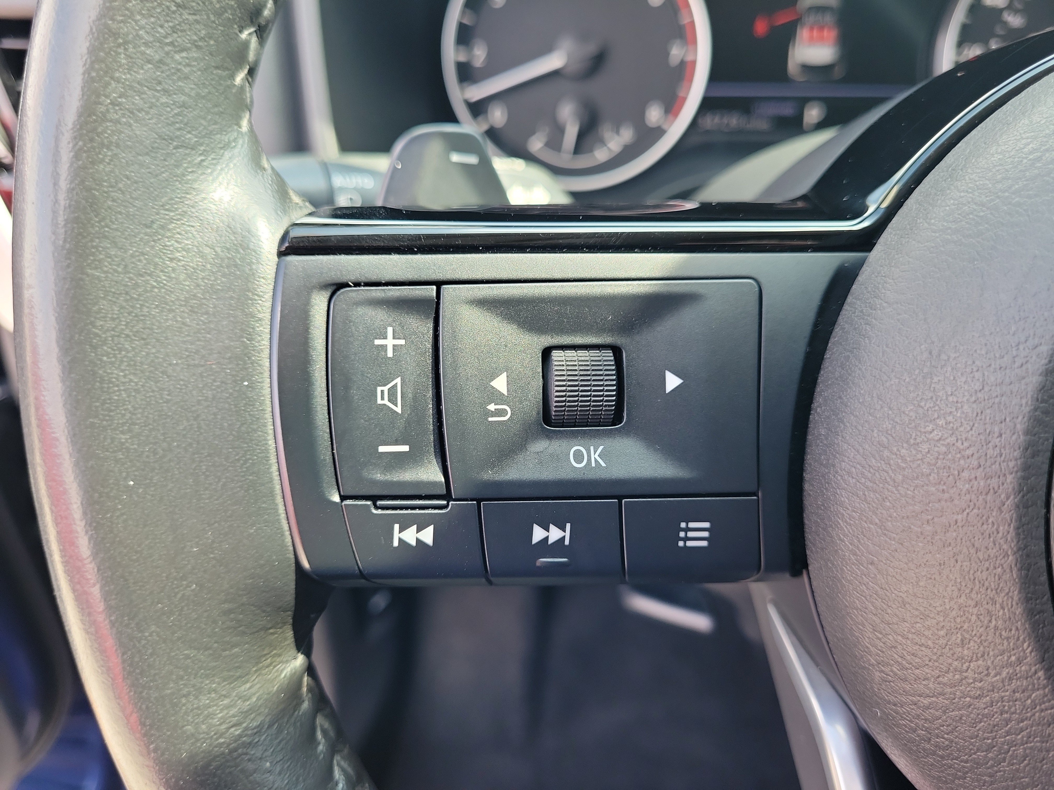 Certified 2023 Nissan Rogue SL FWD image 18