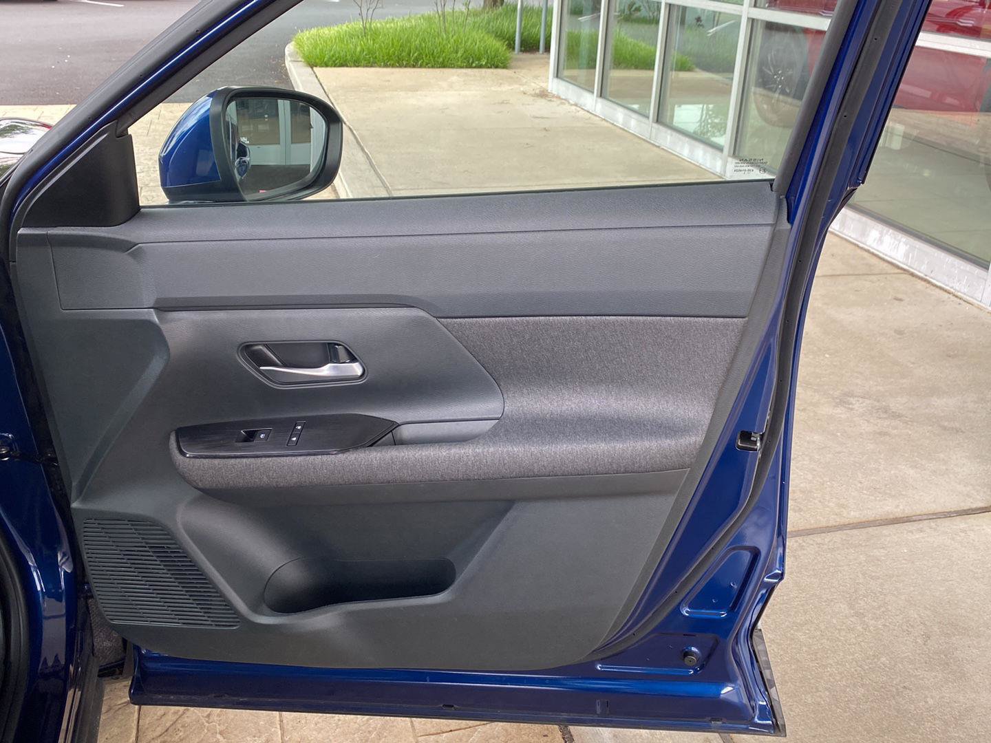 Certified 2025 Nissan Kicks SV AWD/4WD image 23