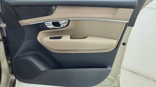 New 2026 Volvo XC90 T8 Plus w/ Protection Package Premier AWD/4WD image 39