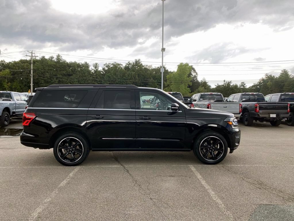 Used 2024 Ford Expedition Max Limited AWD/4WD image 2