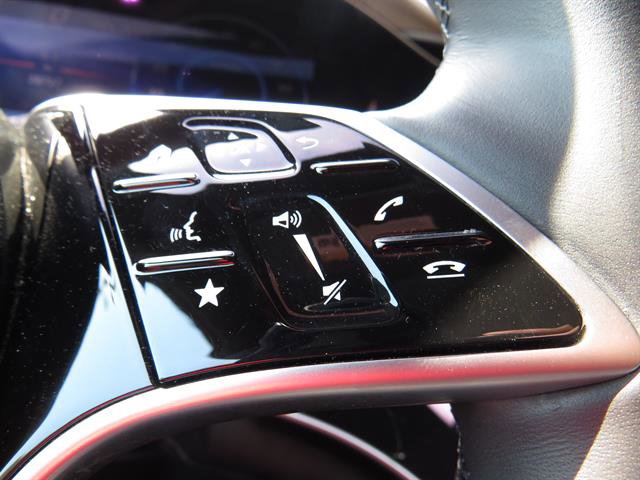 Certified 2023 Mercedes-Benz EQS 580 4MATIC SUV w/ Pinnacle Trim Package image 18