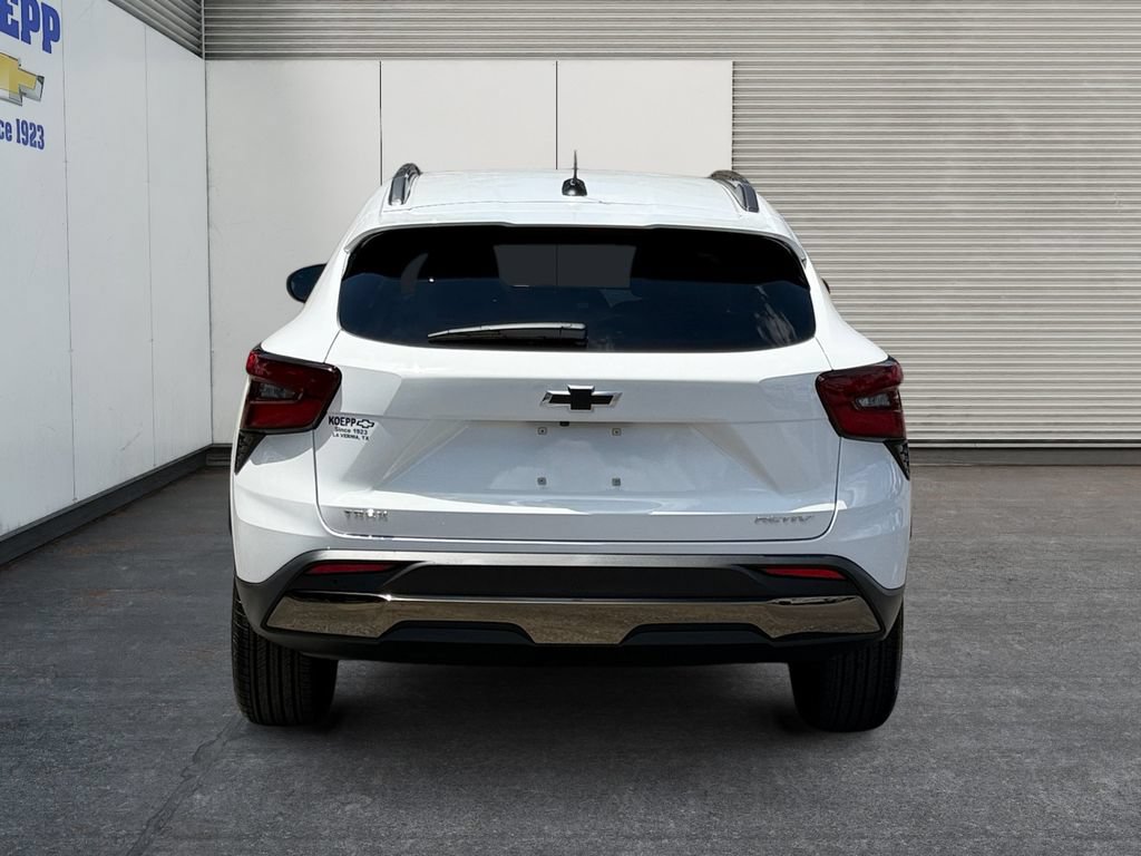 New 2026 Chevrolet Trax ACTIV w/ Sunroof Package FWD image 4