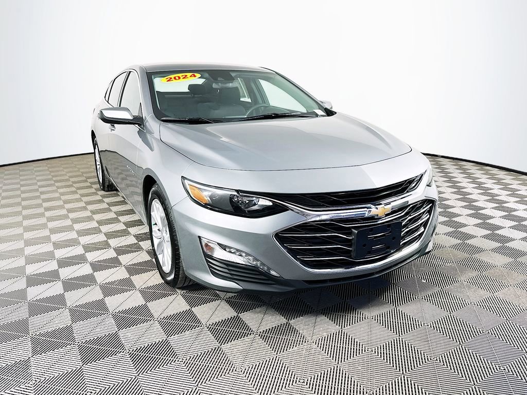 Used 2024 Chevrolet Malibu LT image 2