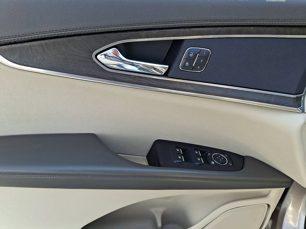 Used 2018 Lincoln MKX Reserve w/ Lincoln MKX Climate Package AWD/4WD image 12
