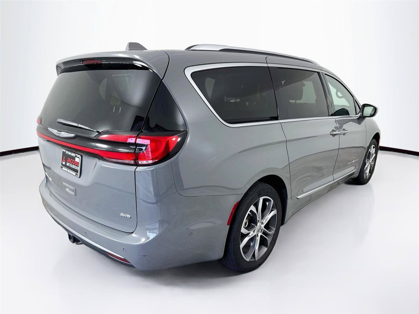 Used 2022 Chrysler Pacifica Pinnacle AWD/4WD image 12