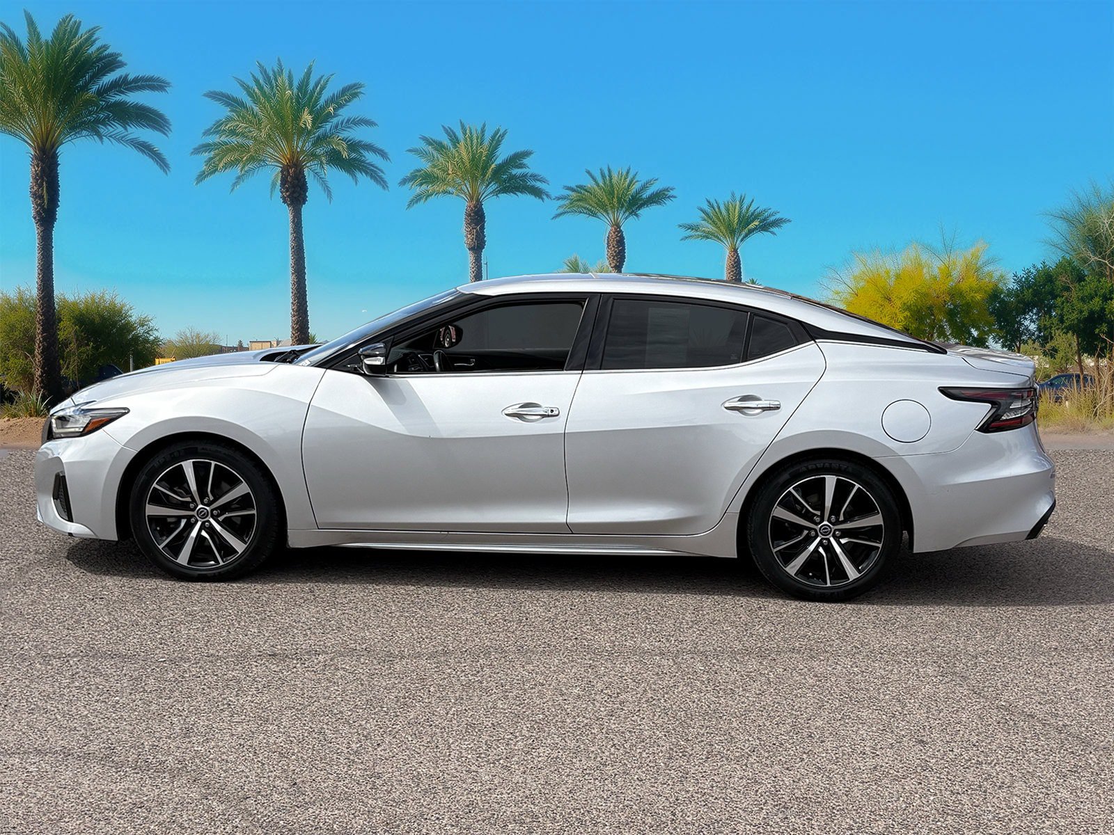 Used 2023 Nissan Maxima SV w/ Floor Mat Group FWD image 2