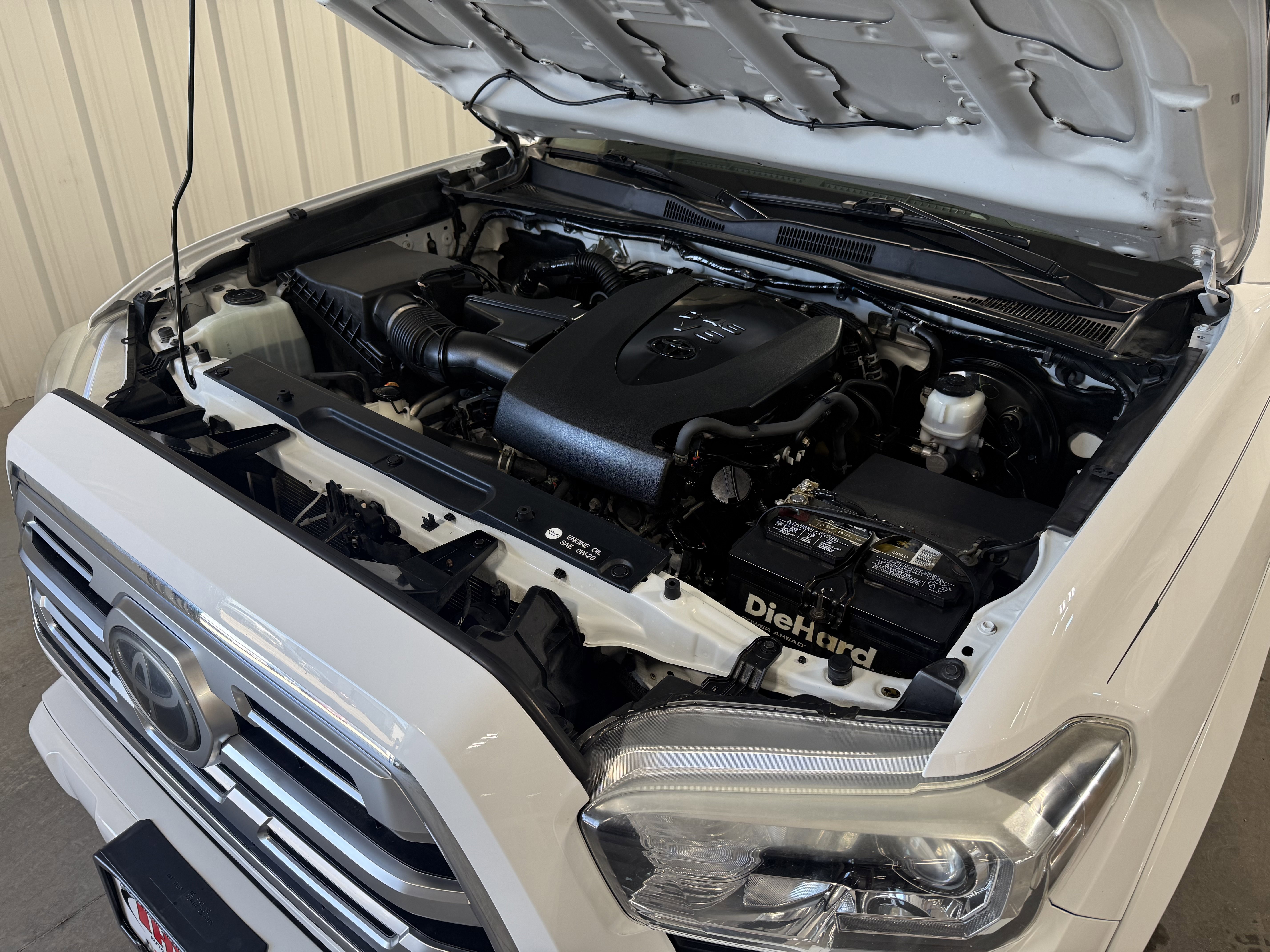Used 2018 Toyota Tacoma Limited image 15