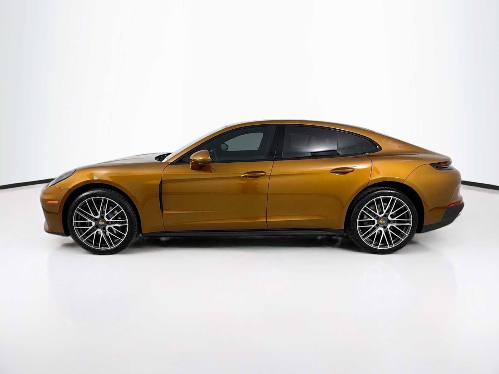 Used 2026 Porsche Panamera RWD image 2