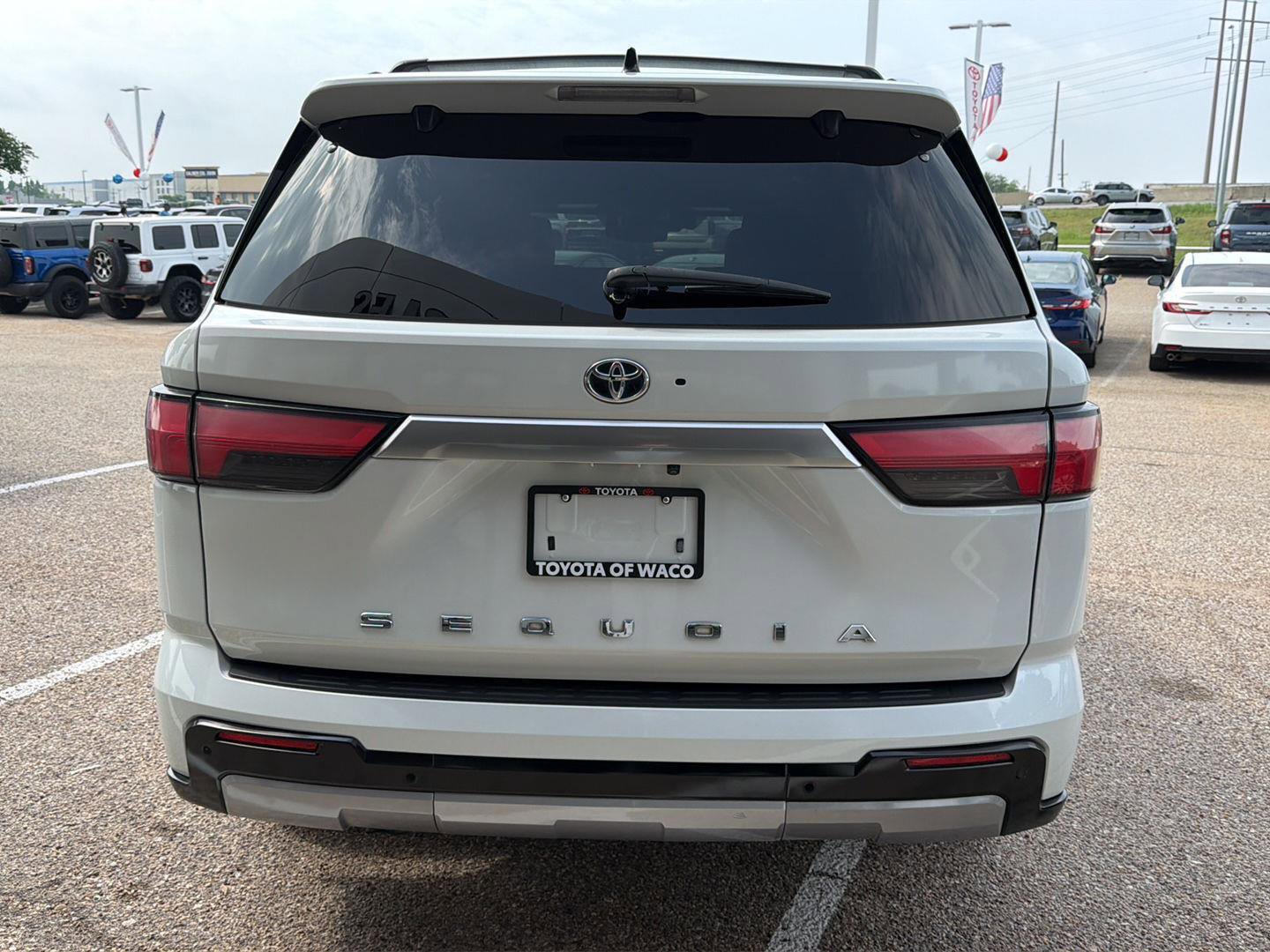Used 2023 Toyota Sequoia Capstone AWD/4WD image 4
