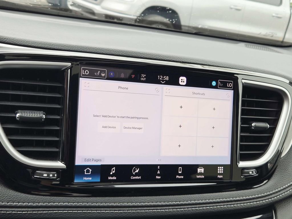 Used 2023 Chrysler Pacifica Limited w/ Uconnect Theater Family Group image 28