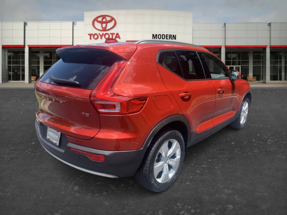 Used 2022 Volvo XC40 T5 Momentum AWD/4WD image 5
