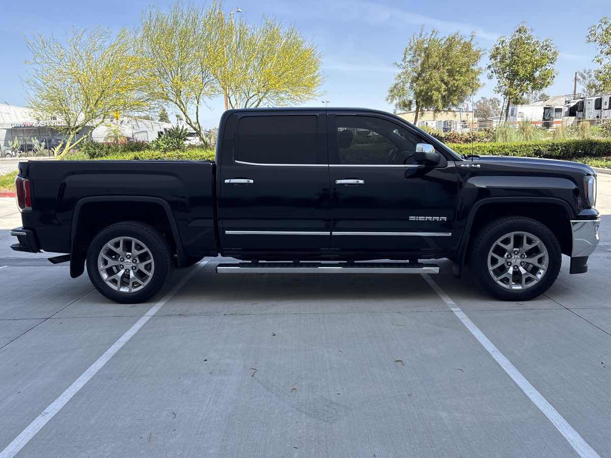 Used 2018 GMC Sierra 1500 SLT w/ SLT Premium Package AWD/4WD image 2
