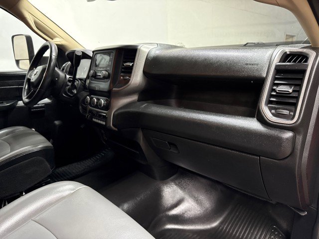 Used 2020 RAM 3500 Tradesman w/ Chrome Appearance Group image 16