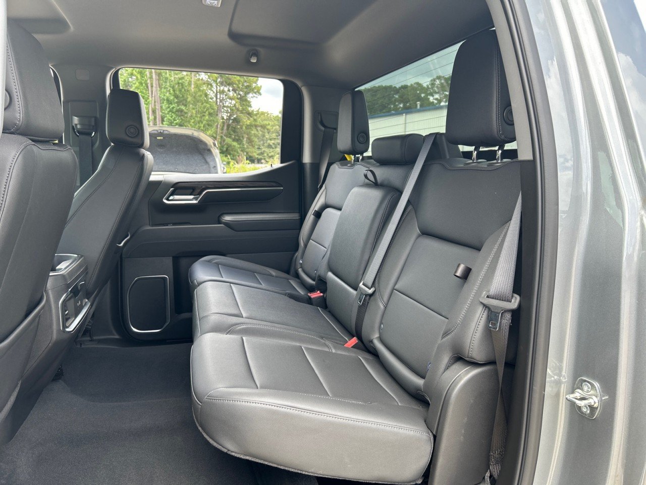 Used 2025 GMC Sierra 1500 SLT w/ SLT Premium Package AWD/4WD image 19