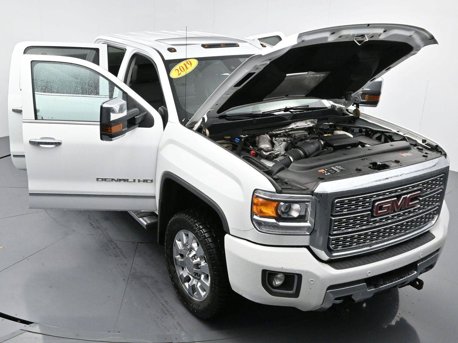Used 2019 GMC Sierra 2500 Denali w/ Duramax Plus Package AWD/4WD image 42