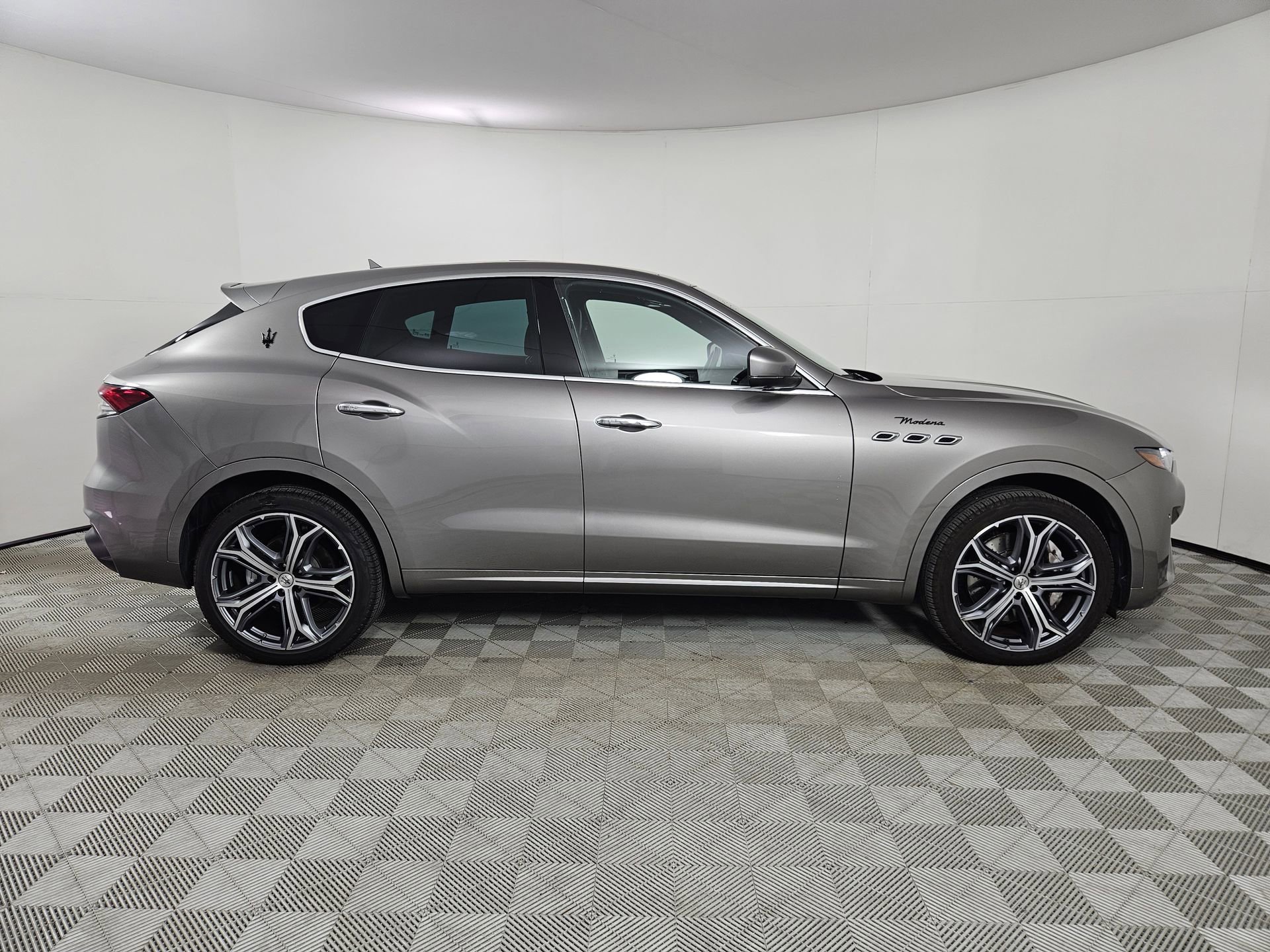 Used 2022 Maserati Levante Modena AWD/4WD image 8