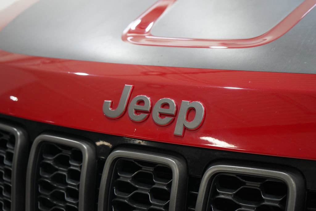 Used 2019 Jeep Grand Cherokee Trailhawk w/ Trailhawk Luxury Group image 9