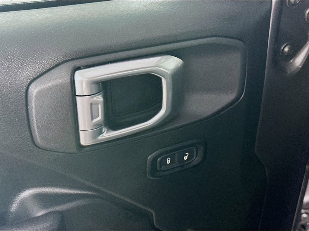 Used 2025 Jeep Wrangler Sport image 24