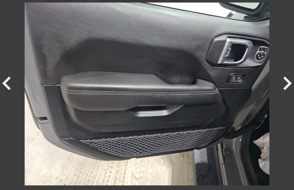 Used 2021 Jeep Wrangler Unlimited Sahara w/ Dual Top Group image 9