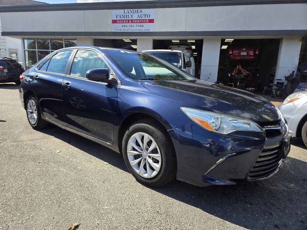 Used 2015 Toyota Camry LE FWD image 25
