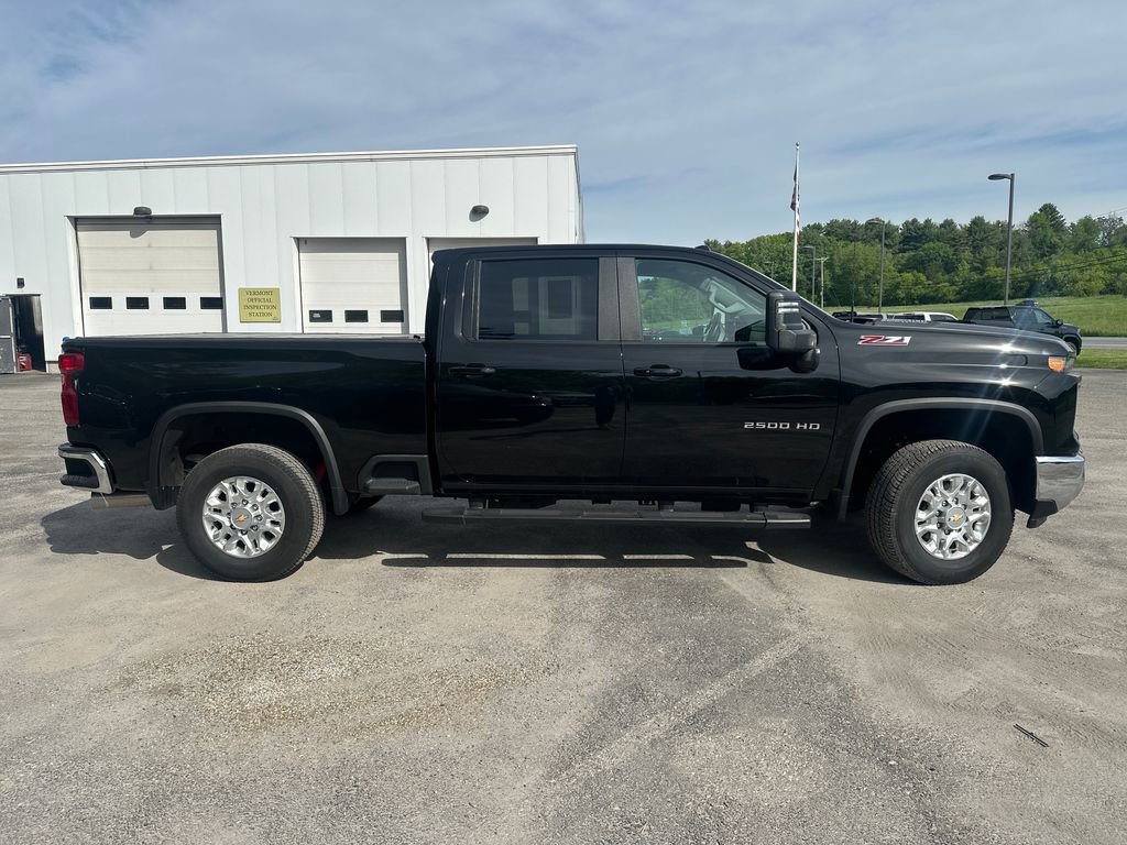 Used 2024 Chevrolet Silverado 2500 LT AWD/4WD image 6
