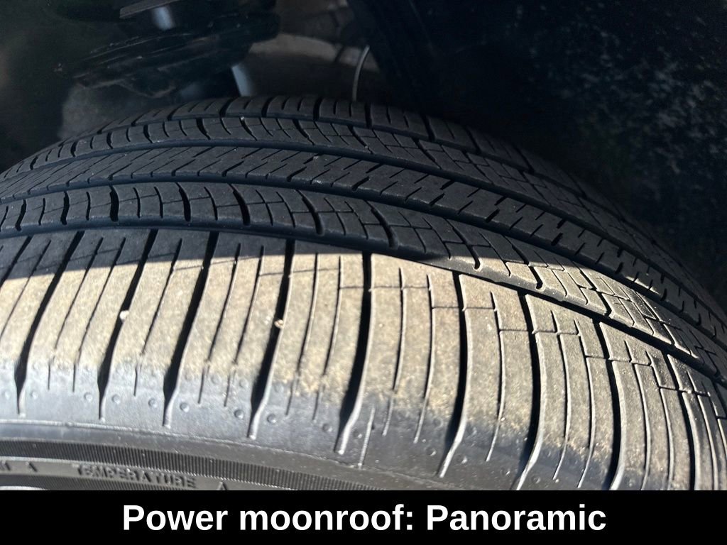 Used 2025 Volkswagen Atlas Cross Sport SEL image 12