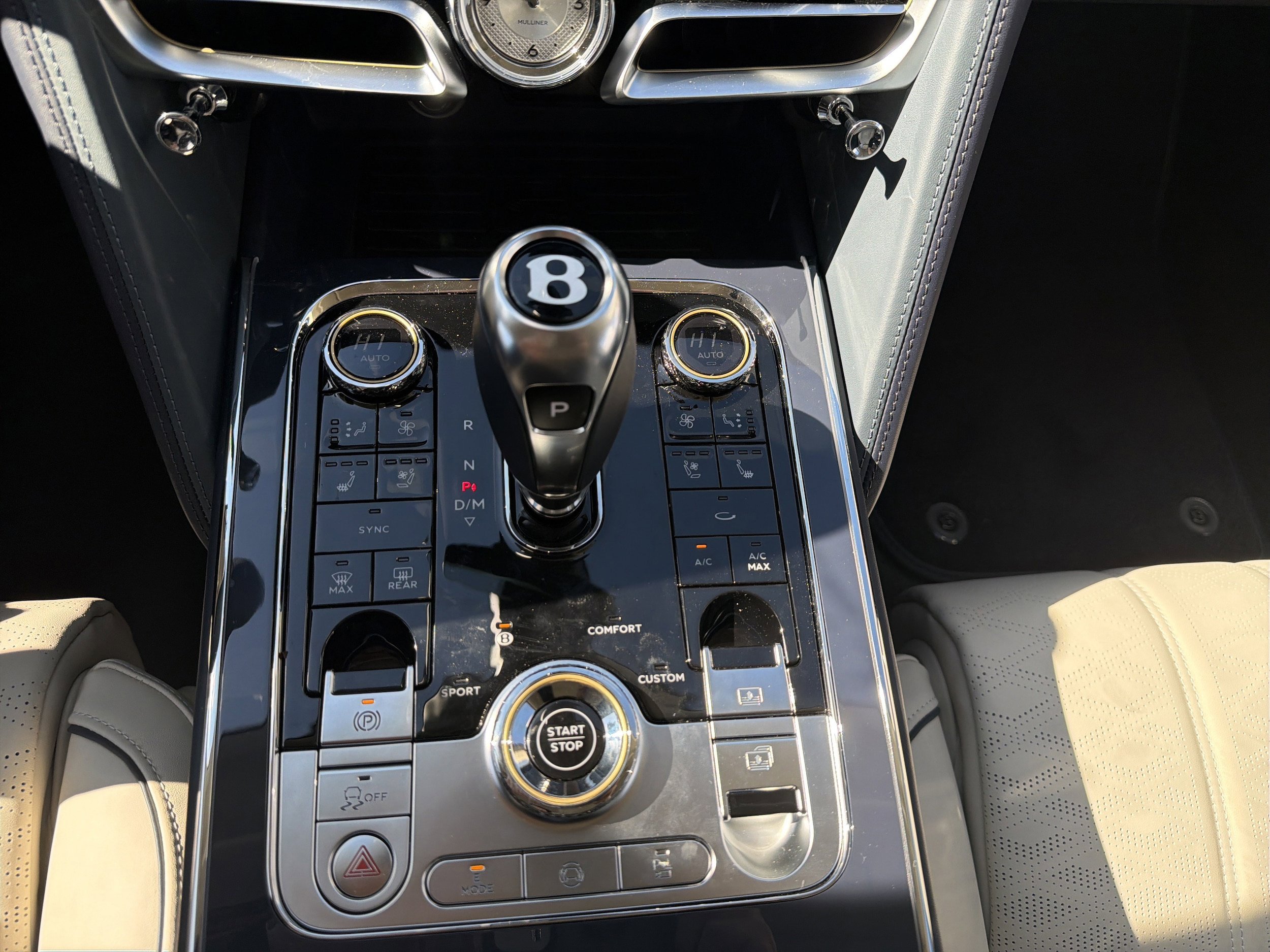 New 2026 Bentley Flying Spur Plug-In Hybrid AWD/4WD image 17