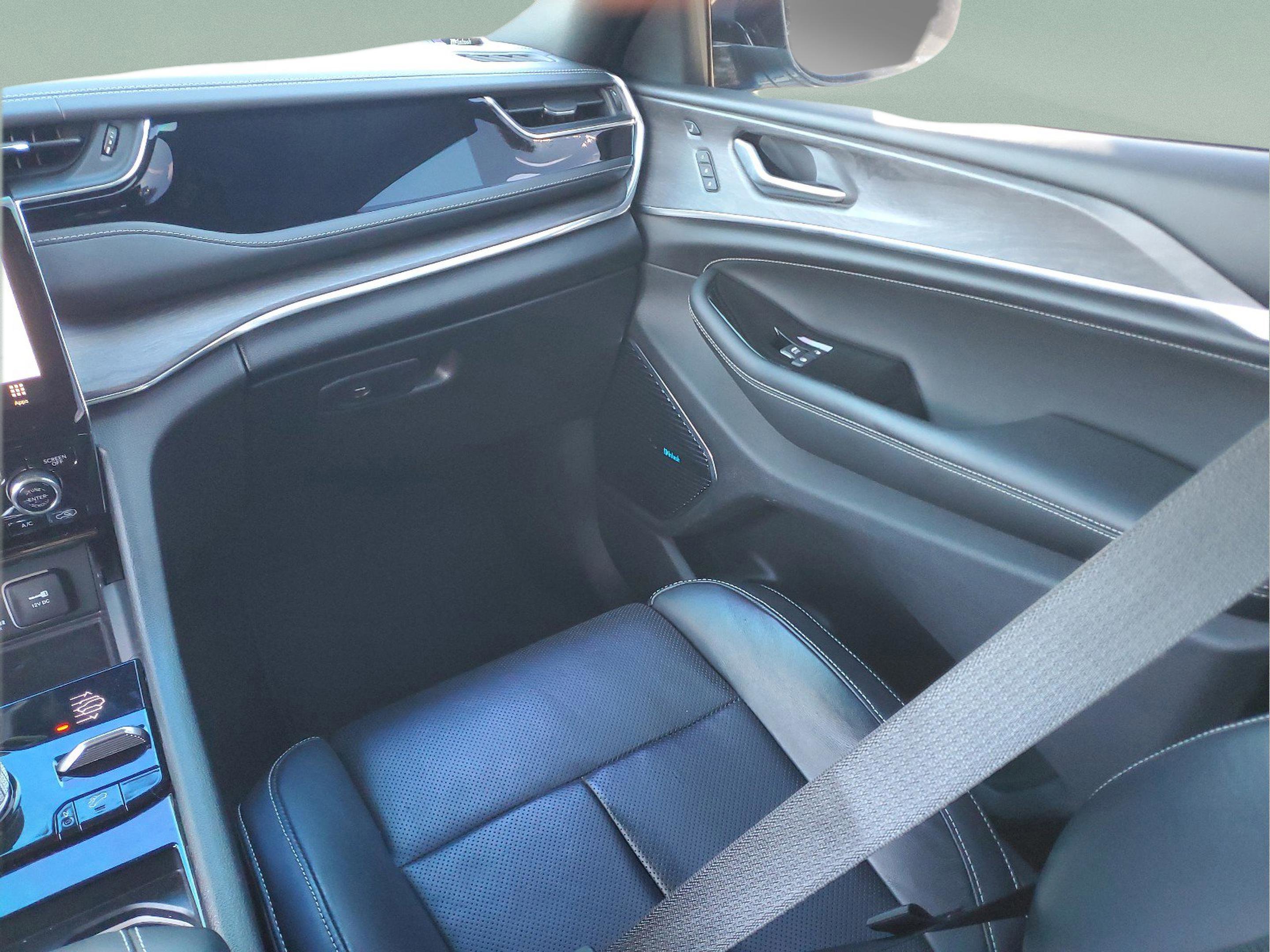 Used 2024 Jeep Grand Cherokee Overland w/ Advanced Protech Group III image 11