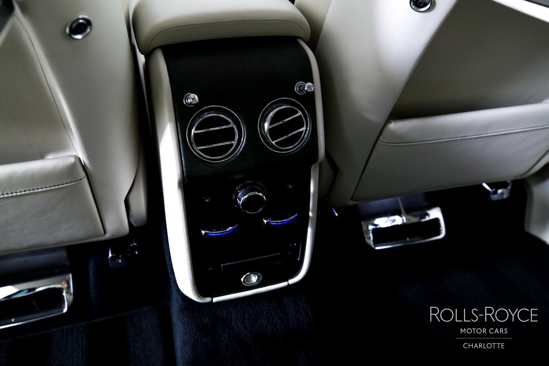Used 2020 Rolls-Royce Cullinan image 22