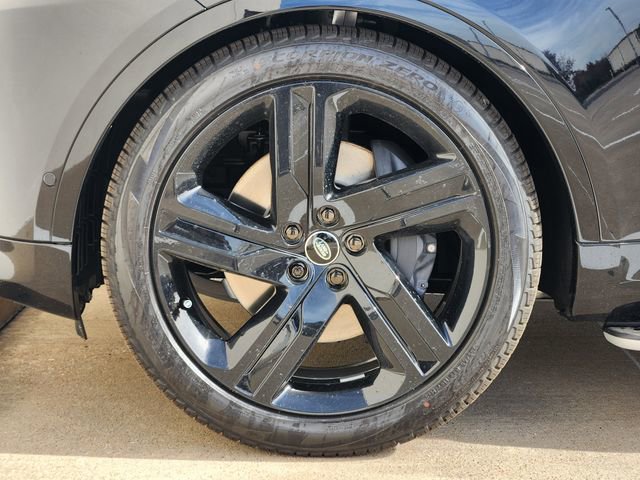 New 2026 Land Rover Discovery Limited Edition image 7