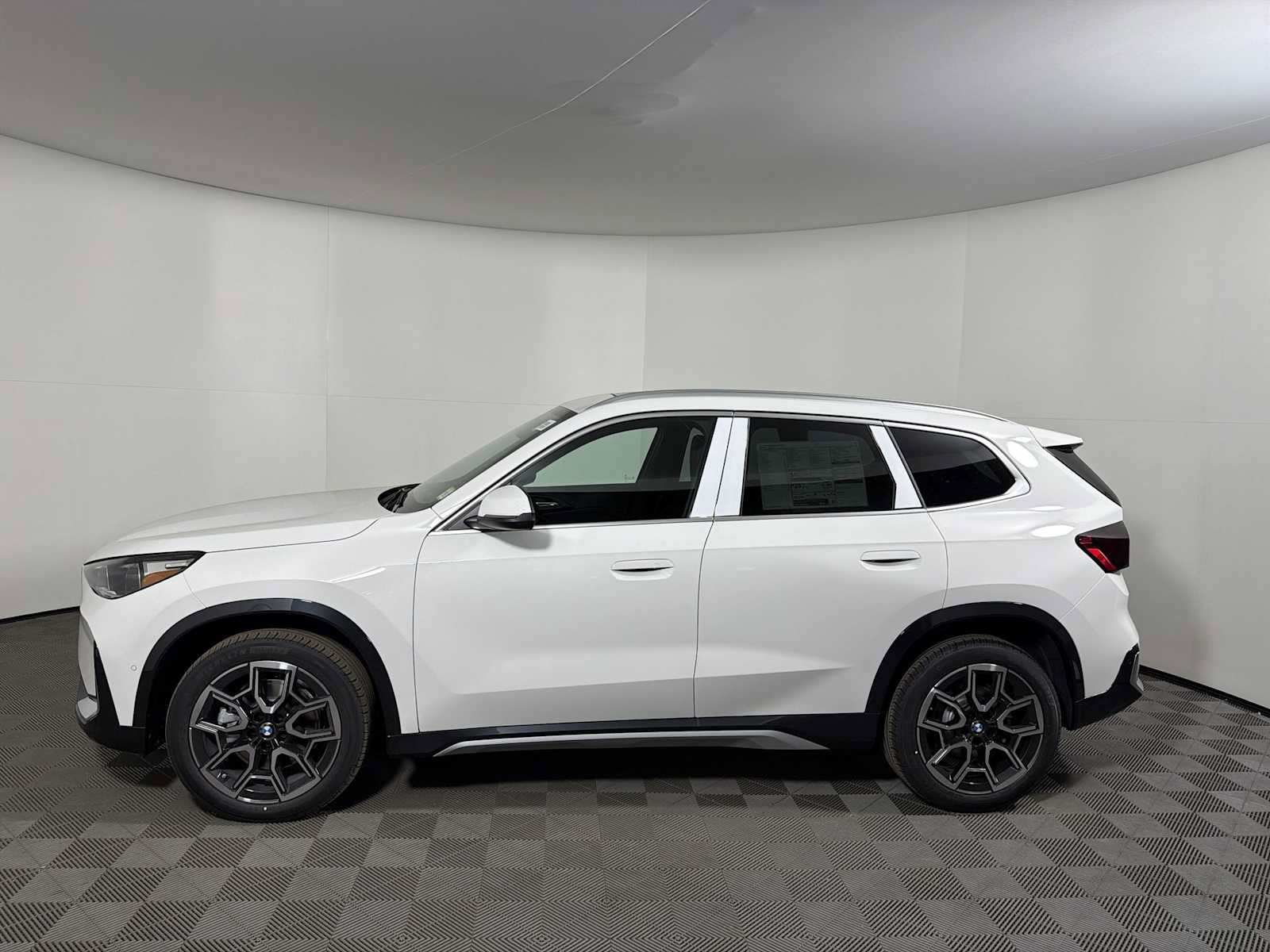 New 2026 BMW X1 xDrive28i w/ Convenience Package AWD/4WD image 4