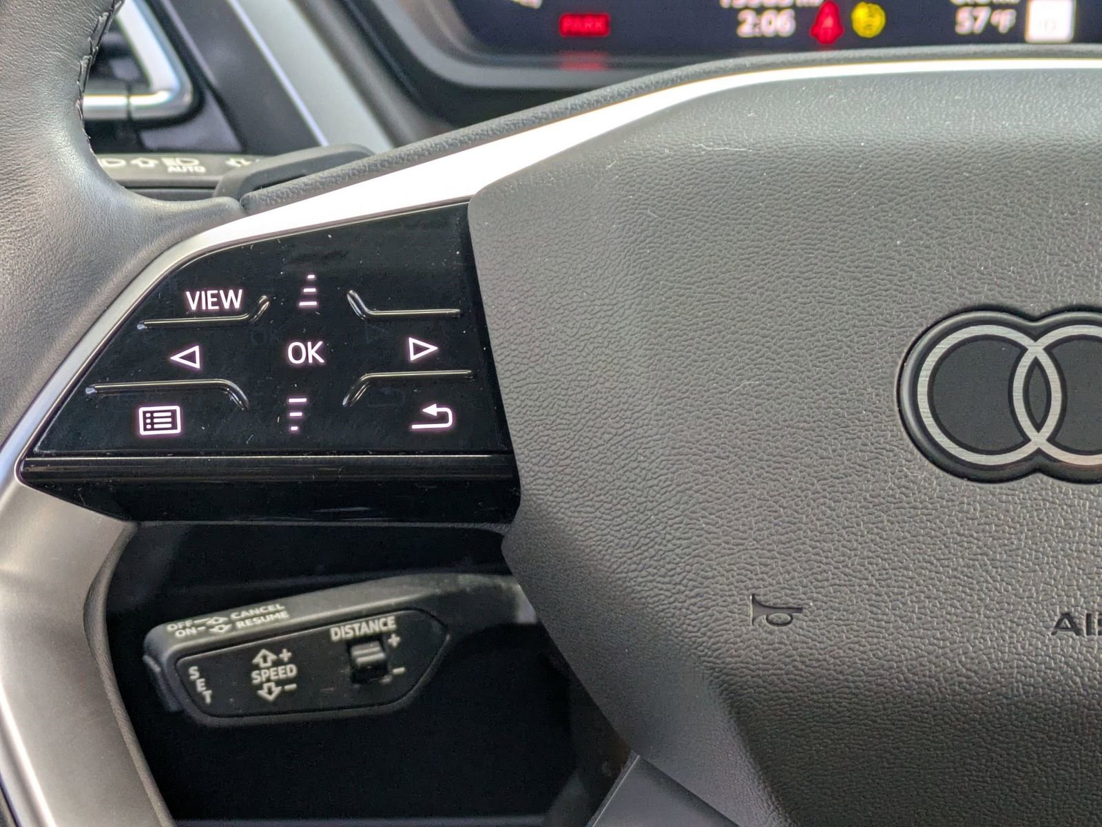 Used 2024 Audi Q4 e-tron Prestige image 10