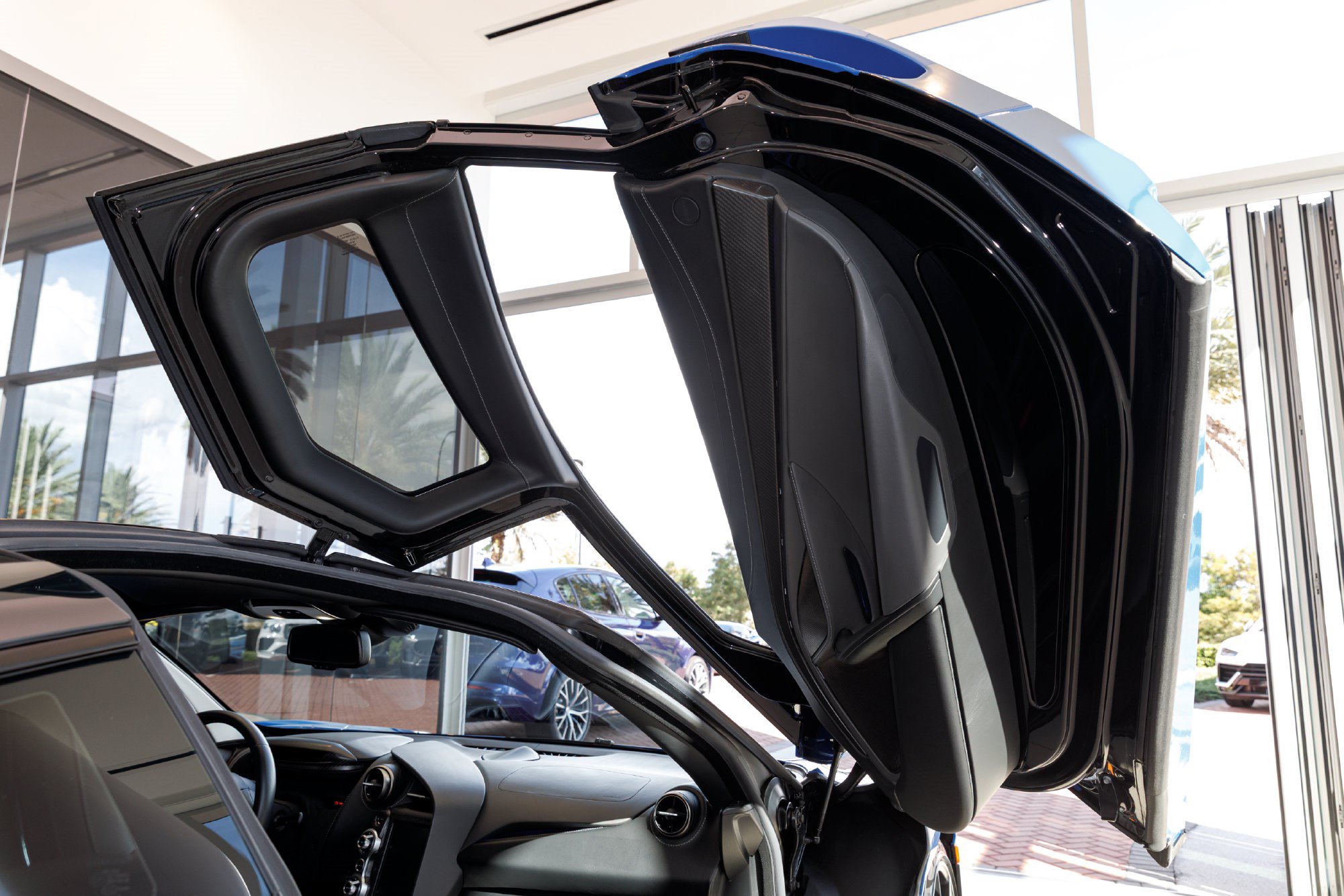 Used 2019 McLaren 720S Luxury RWD image 32