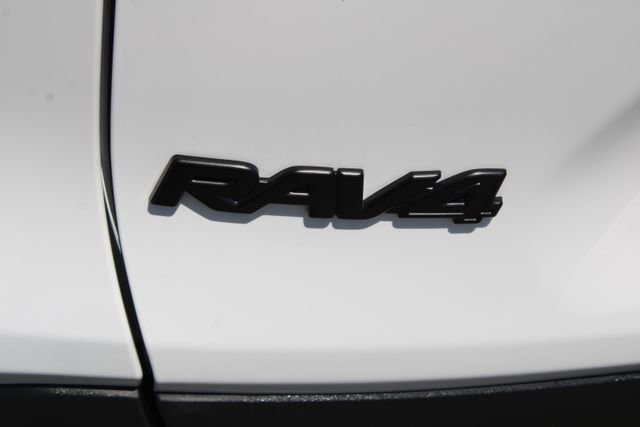 Used 2025 Toyota RAV4 XLE w/ Convenience Package FWD image 9