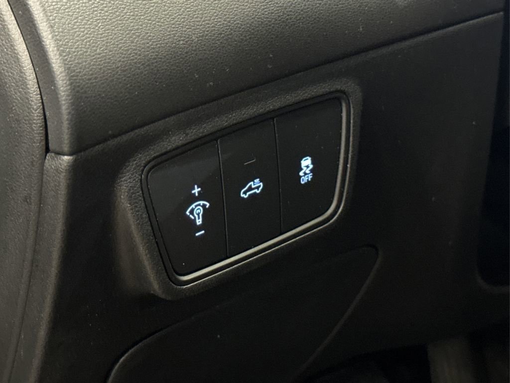 Used 2022 Hyundai Santa Cruz Limited image 31