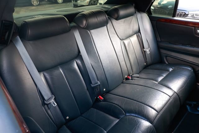 Used 2006 Cadillac DTS Limousine image 27