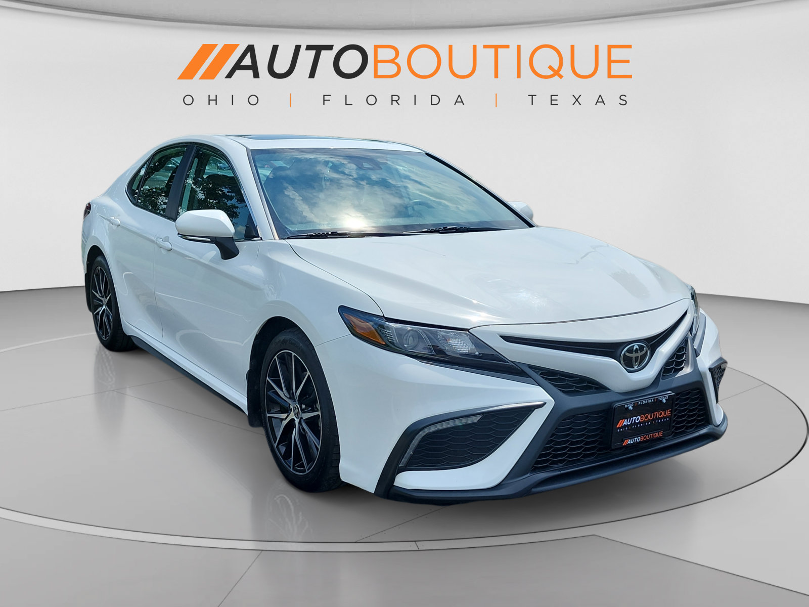 Used 2023 Toyota Camry SE w/ Cold Weather Package AWD/4WD image 7
