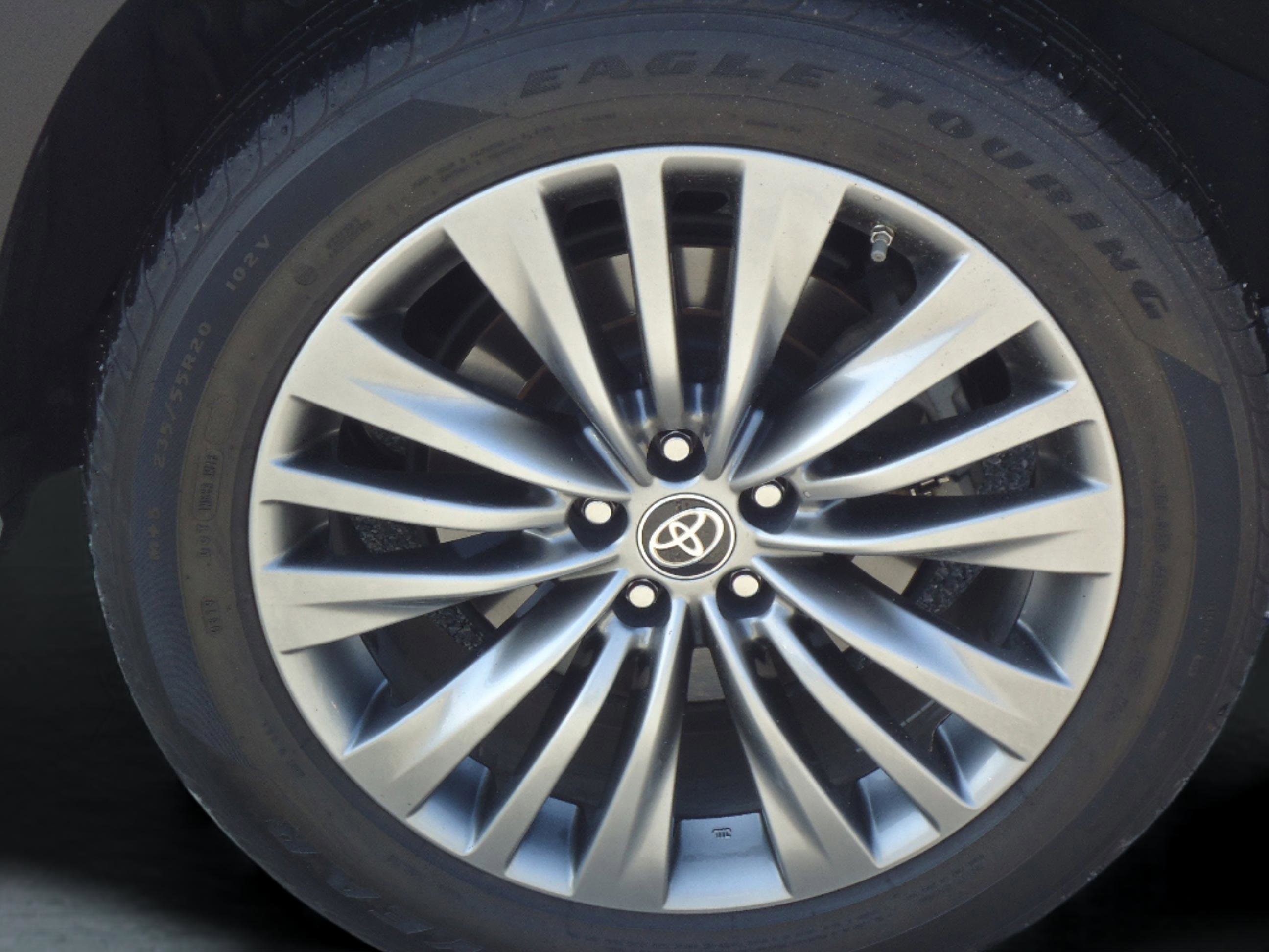 Used 2020 Toyota Highlander Platinum AWD/4WD image 9