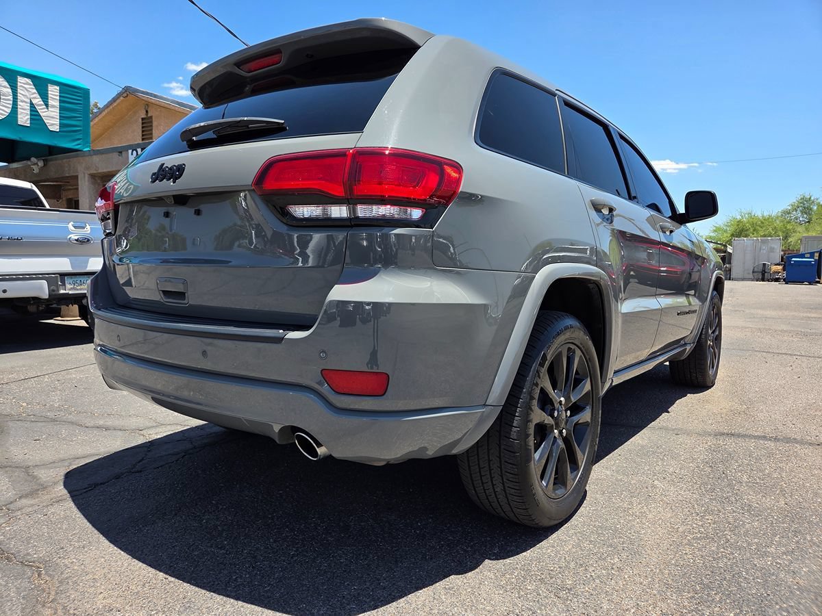 Used 2020 Jeep Grand Cherokee Altitude RWD image 9