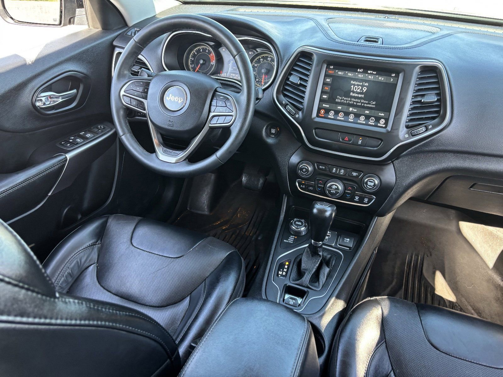 Used 2022 Jeep Cherokee Latitude Lux w/ Sun & Sound Group AWD/4WD image 14