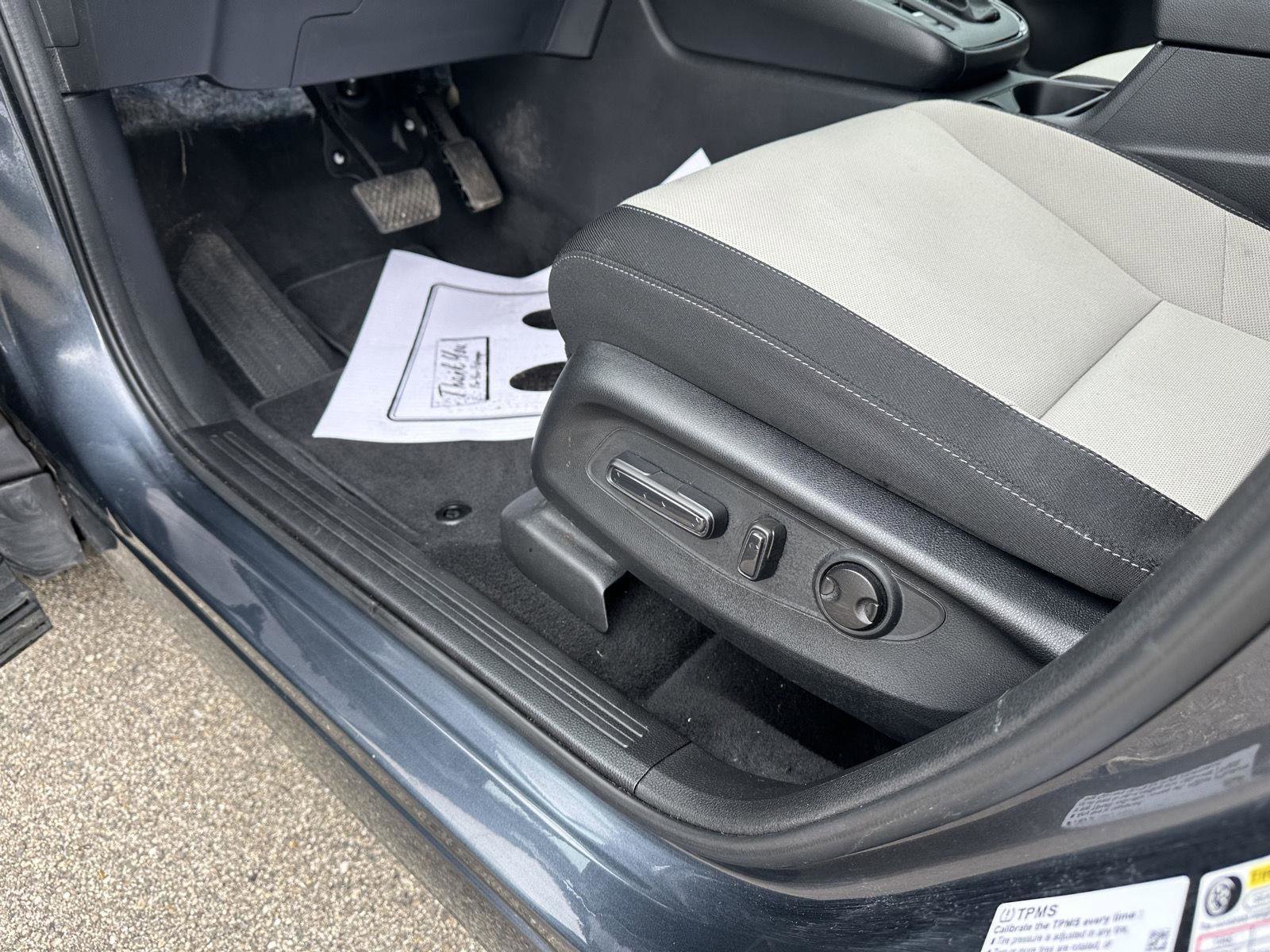 Used 2023 Honda CR-V EX image 18