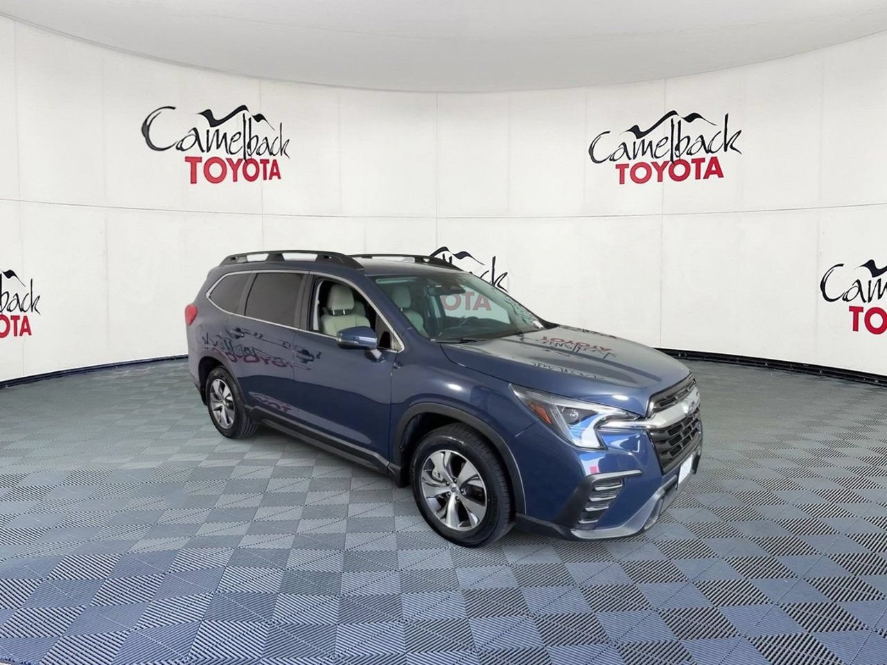 Used 2023 Subaru Ascent Premium w/ Convenience Package AWD/4WD image 6
