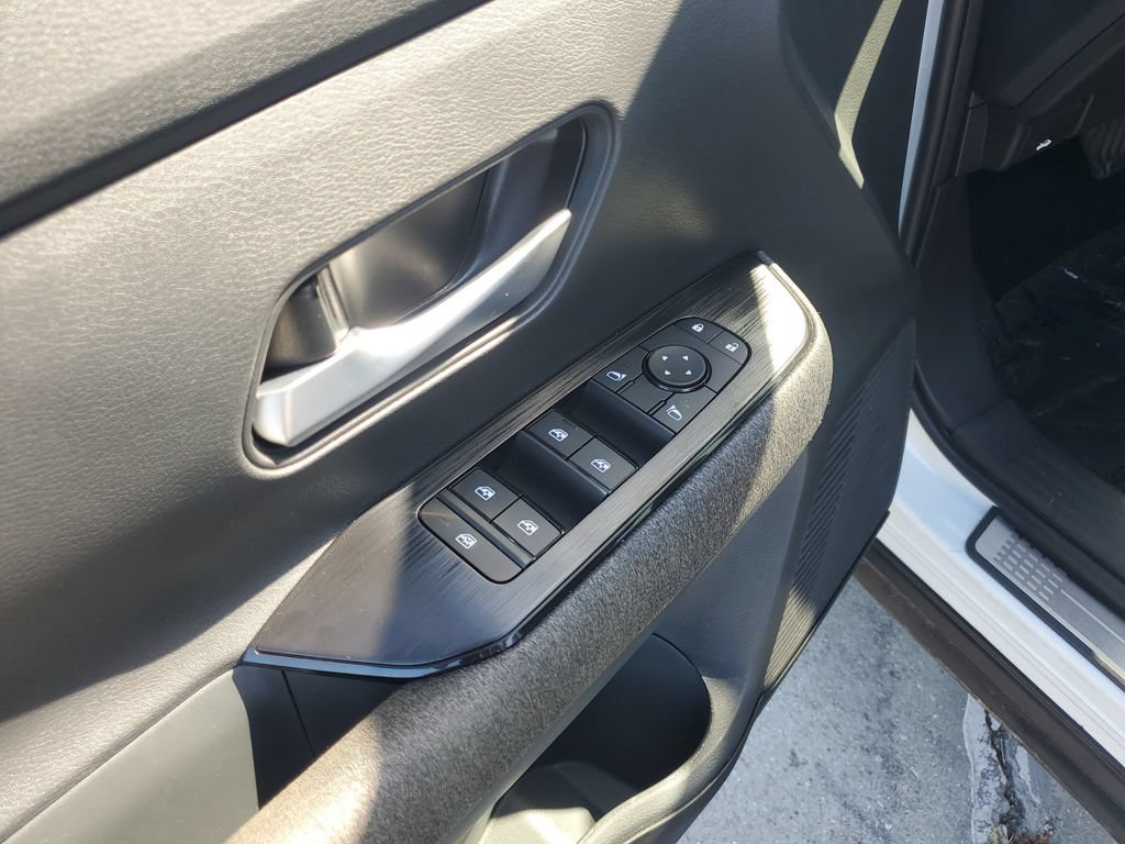 Used 2026 Nissan Kicks SV w/ Illumination Package FWD image 25