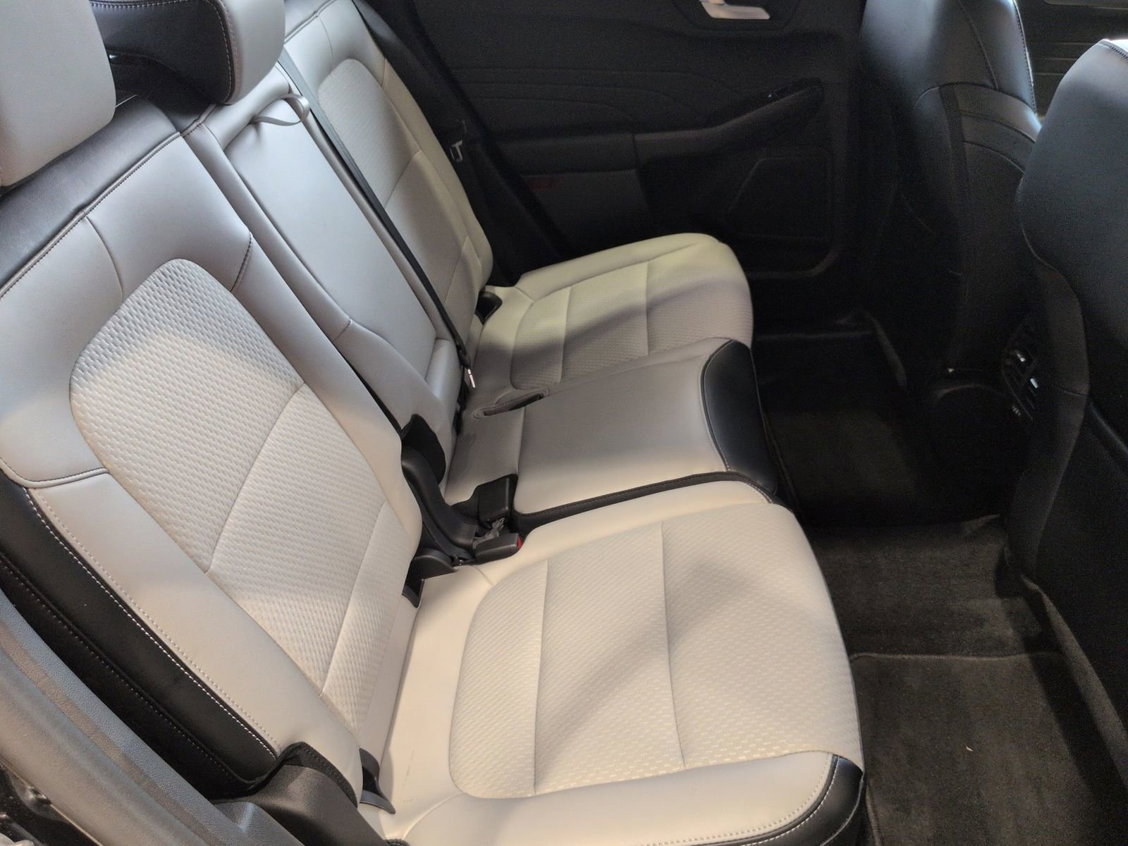 Certified 2025 Ford Escape SE FWD image 23