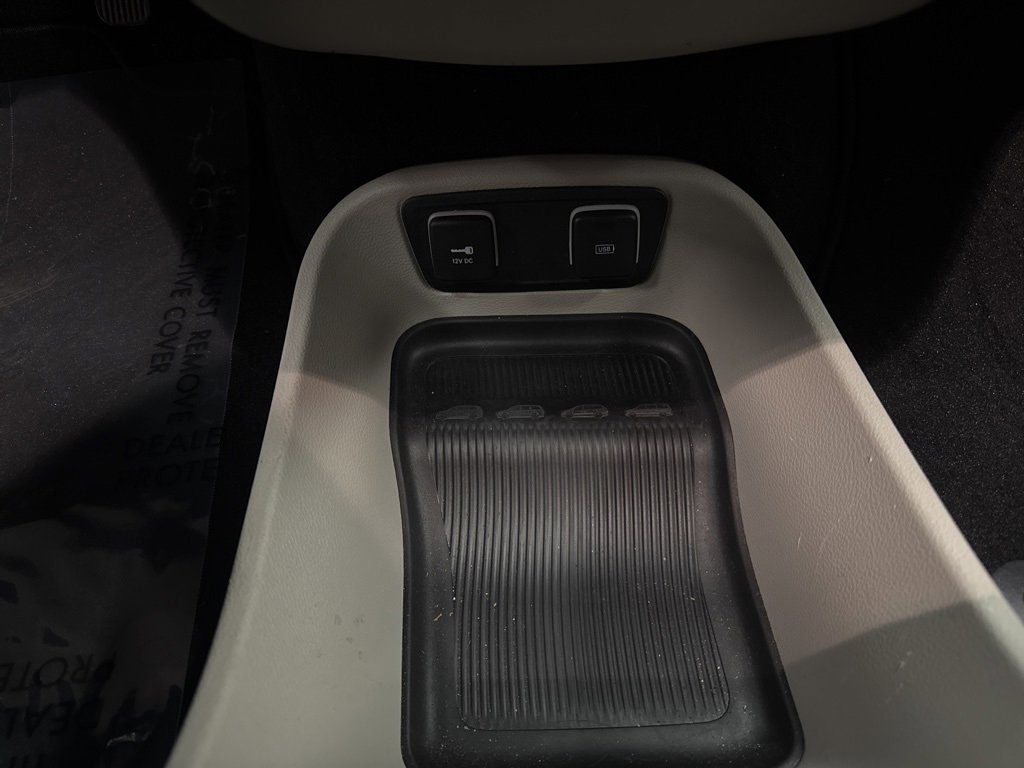 Used 2020 Chrysler Pacifica Touring-L Plus image 21