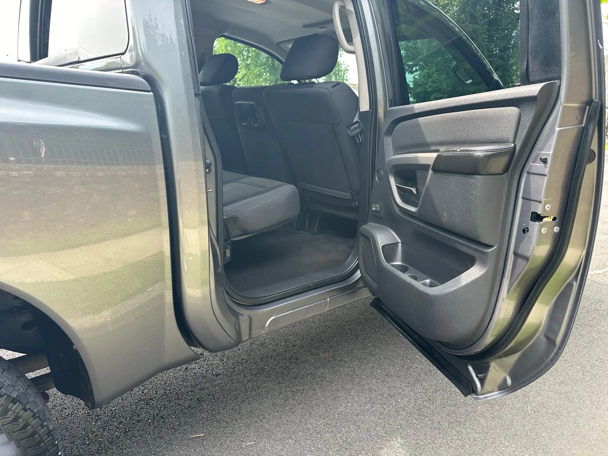 Used 2015 Nissan Titan PRO-4X image 28