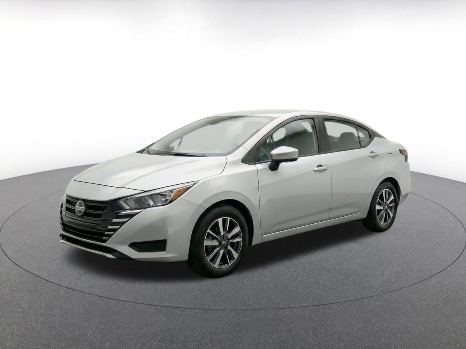 Used 2025 Nissan Versa SV FWD image 3